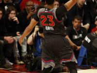 28圈-关于浓眉哥回归赛场，挺进下一轮首场状态亮眼，DWG观众沸腾！的信息